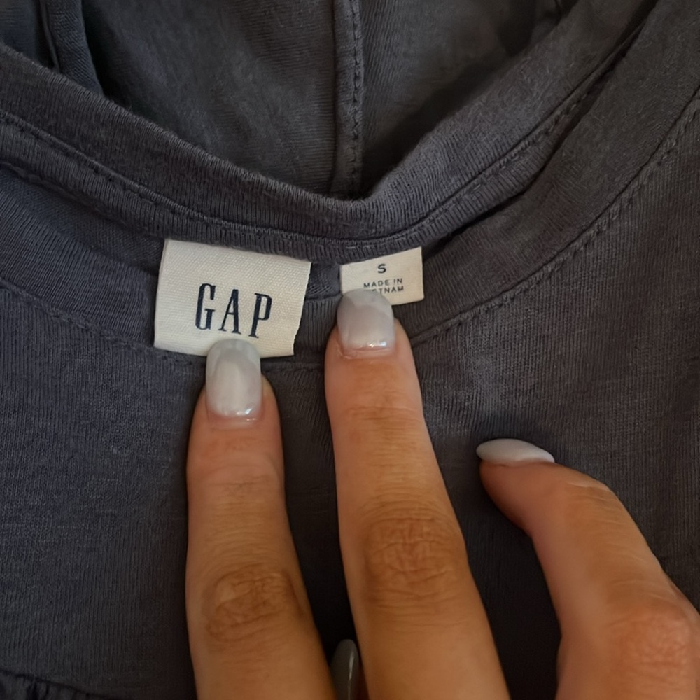 Gap Ruffle Top - Picture 3 of 3
